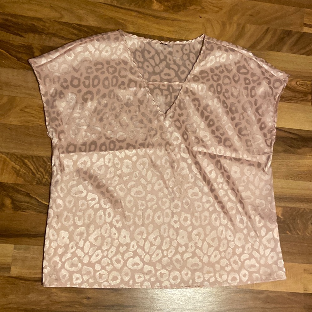 Floerns Women's Keyhole V Neck Short Sleeve Satin Leopard Print Blouse Silk Tops